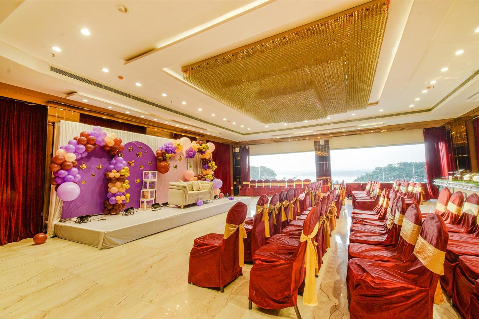 היידראבד Treebo Premium Seven Lake View מראה חיצוני תמונה
