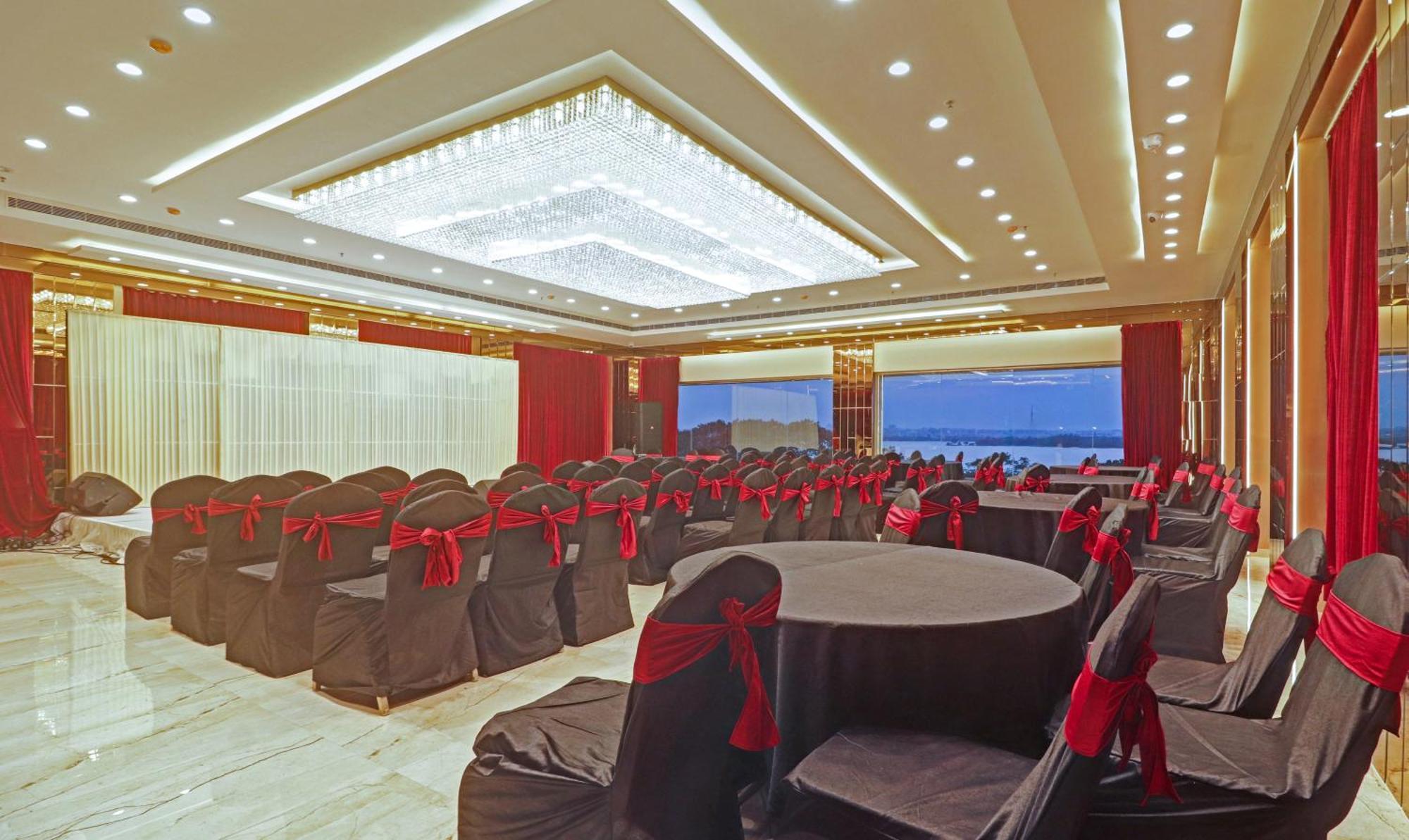היידראבד Treebo Premium Seven Lake View מראה חיצוני תמונה