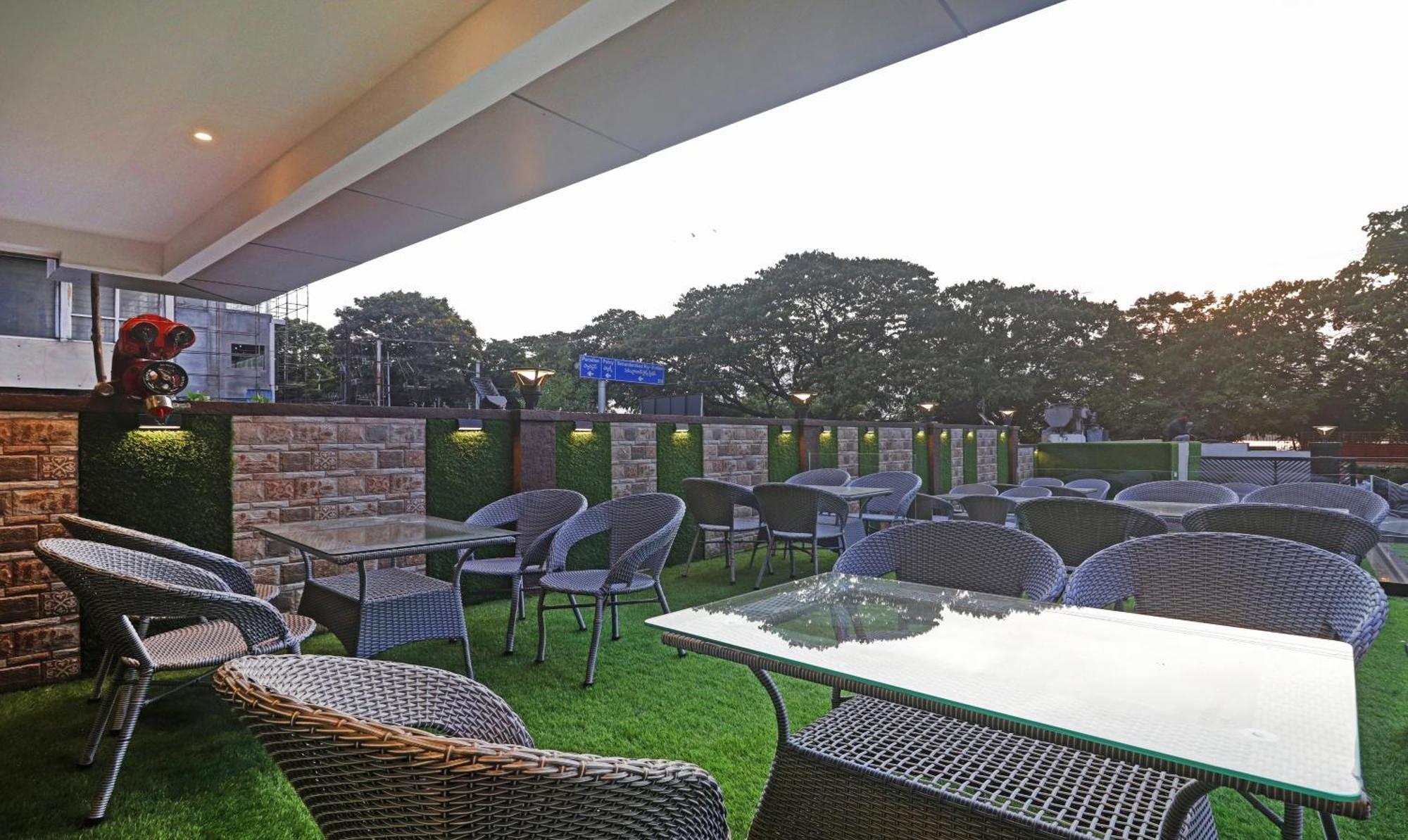 היידראבד Treebo Premium Seven Lake View מראה חיצוני תמונה